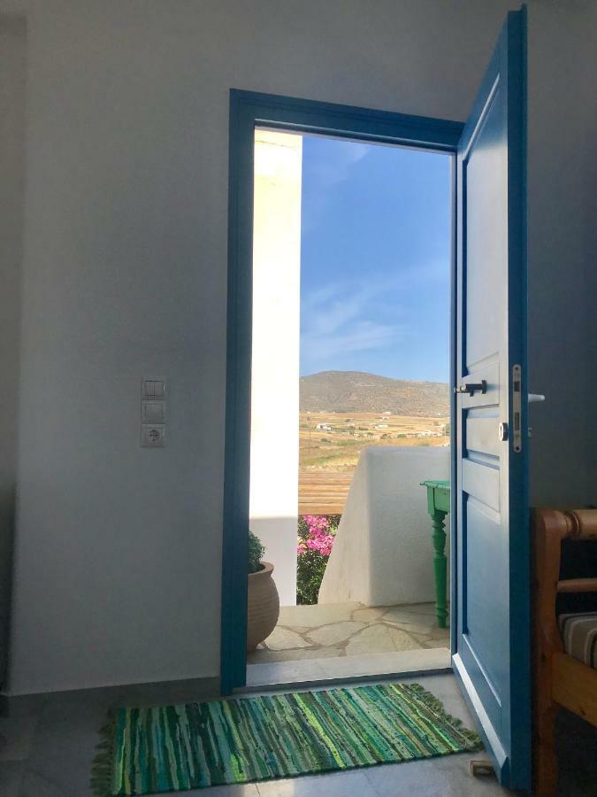 פיסו ליבאדי Paros Book'Inn מראה חיצוני תמונה
